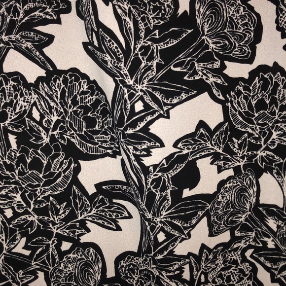 Patterned Tank Top - Picture 2 of 3